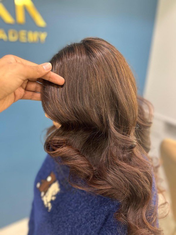 Voluminous waves styled at MARK Academy